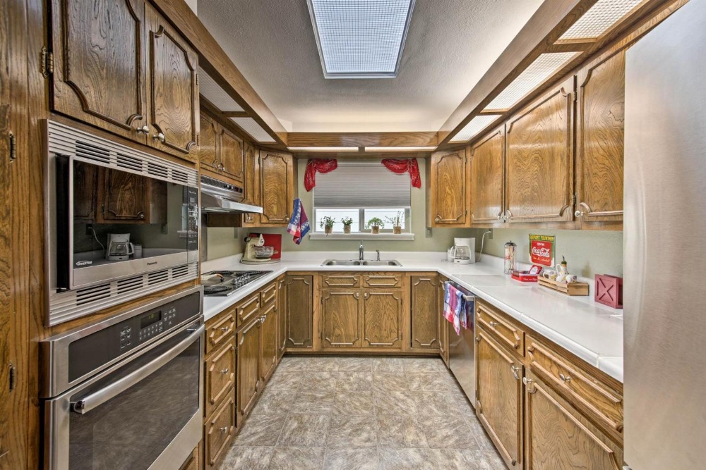 Canyon Lake Home w/Yard- .5 Mi To Boat Launch