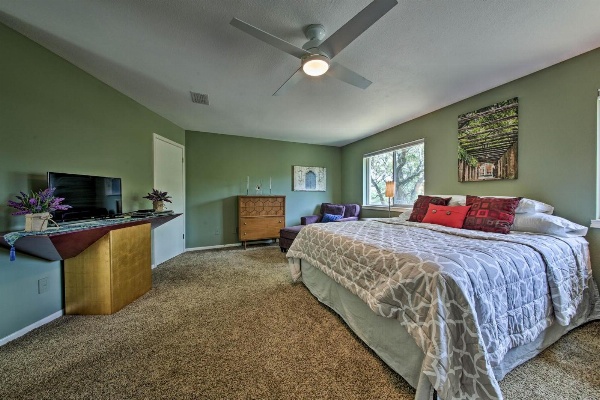 Canyon Lake Home w/Yard- .5 Mi To Boat Launch image 7